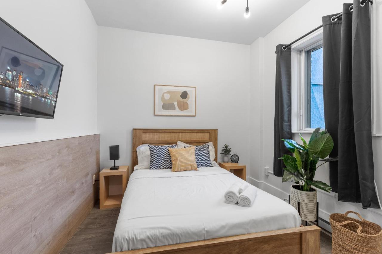 Le Sand & Stone Hotel Монреал Екстериор снимка