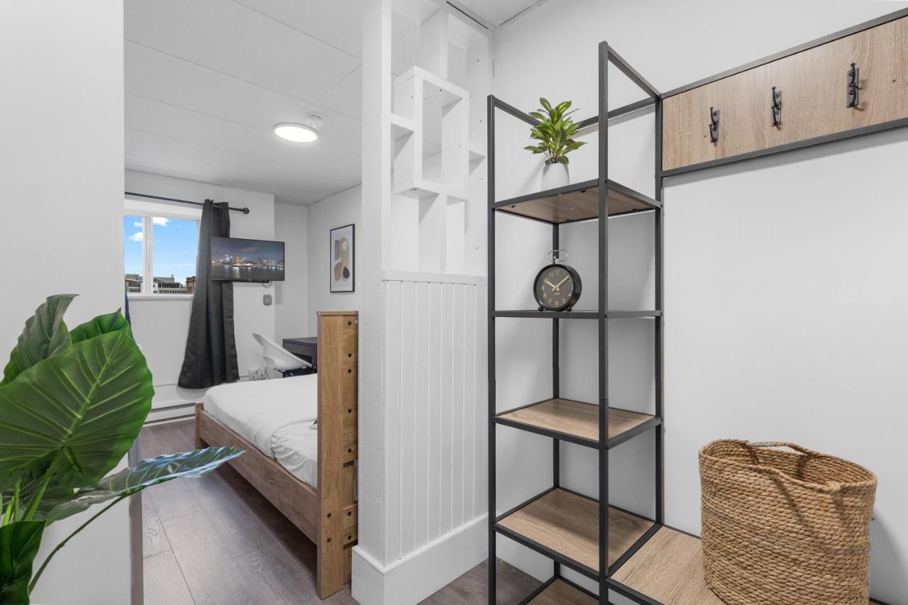 Le Sand & Stone Hotel Монреал Екстериор снимка