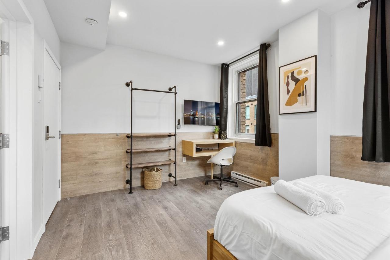 Le Sand & Stone Hotel Монреал Екстериор снимка