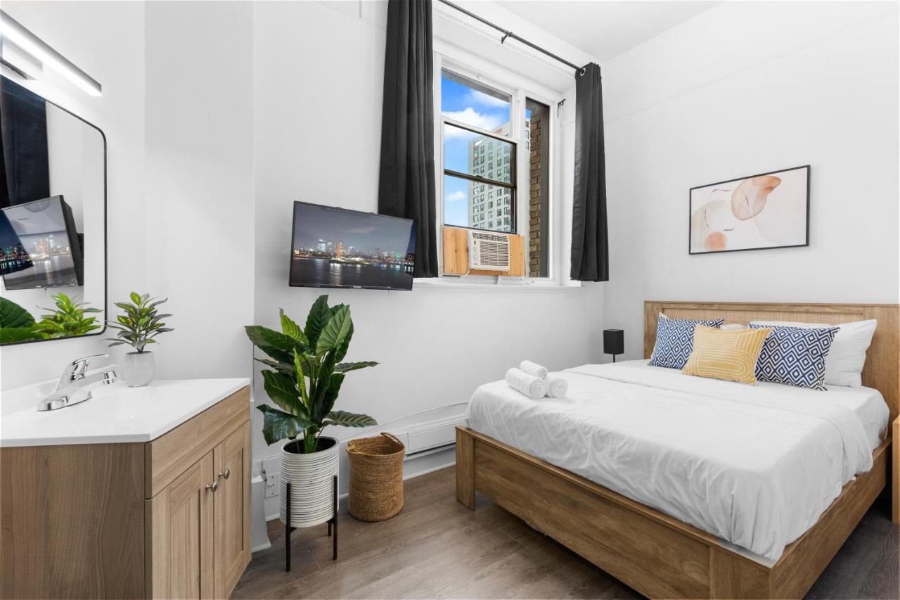 Le Sand & Stone Hotel Монреал Екстериор снимка