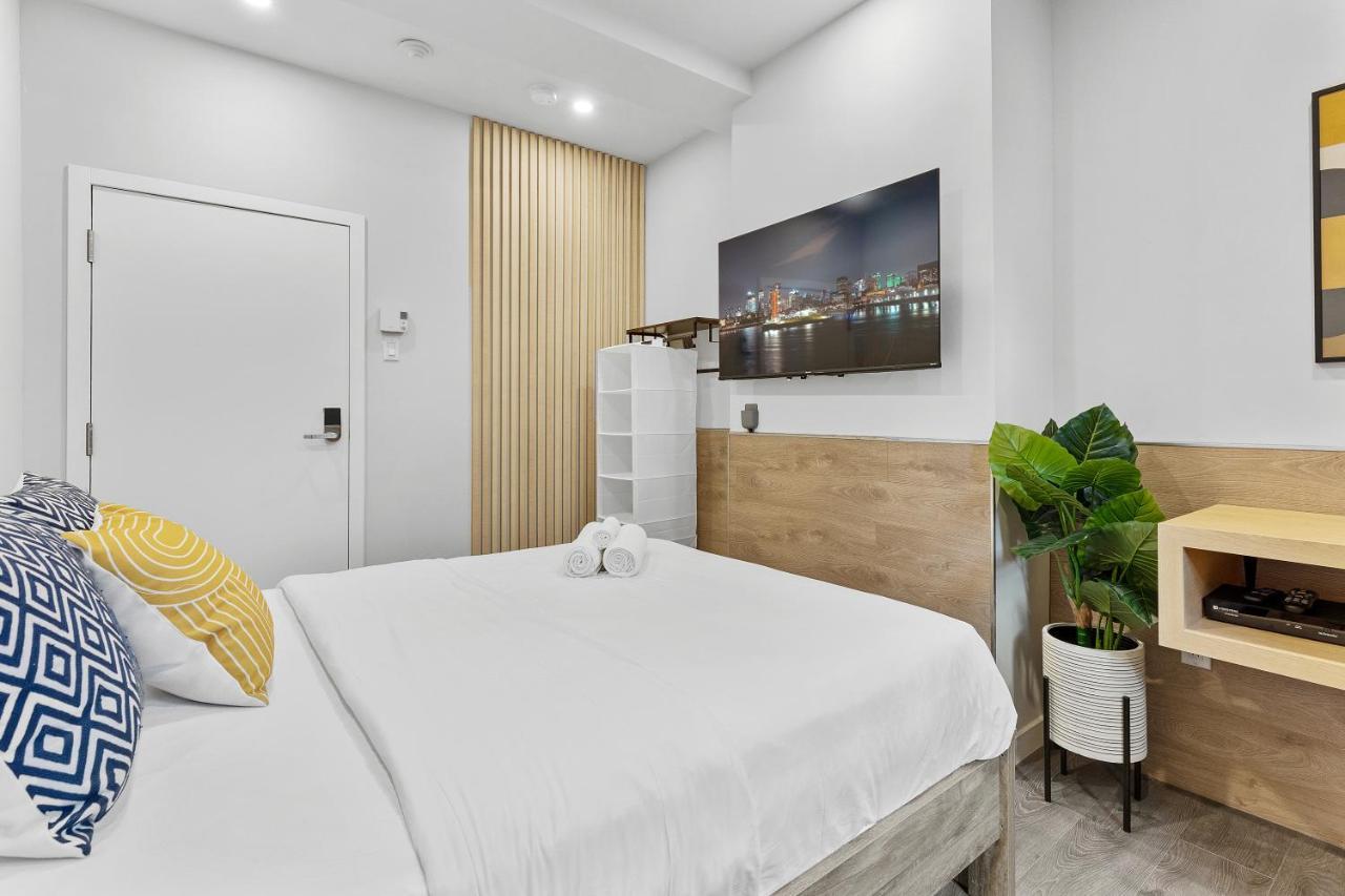 Le Sand & Stone Hotel Монреал Екстериор снимка