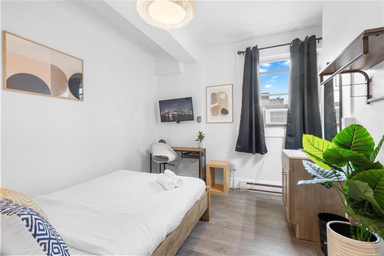 Le Sand & Stone Hotel Монреал Екстериор снимка