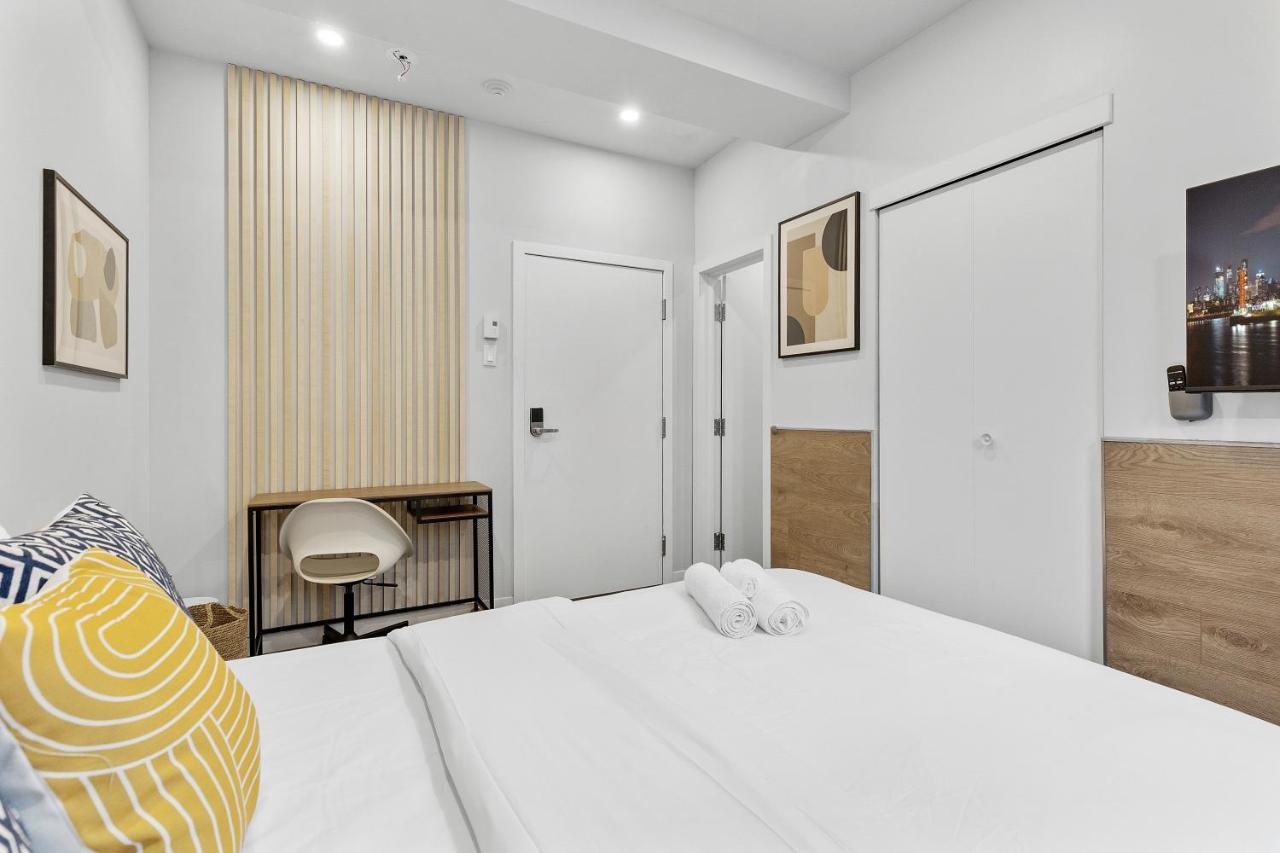 Le Sand & Stone Hotel Монреал Екстериор снимка