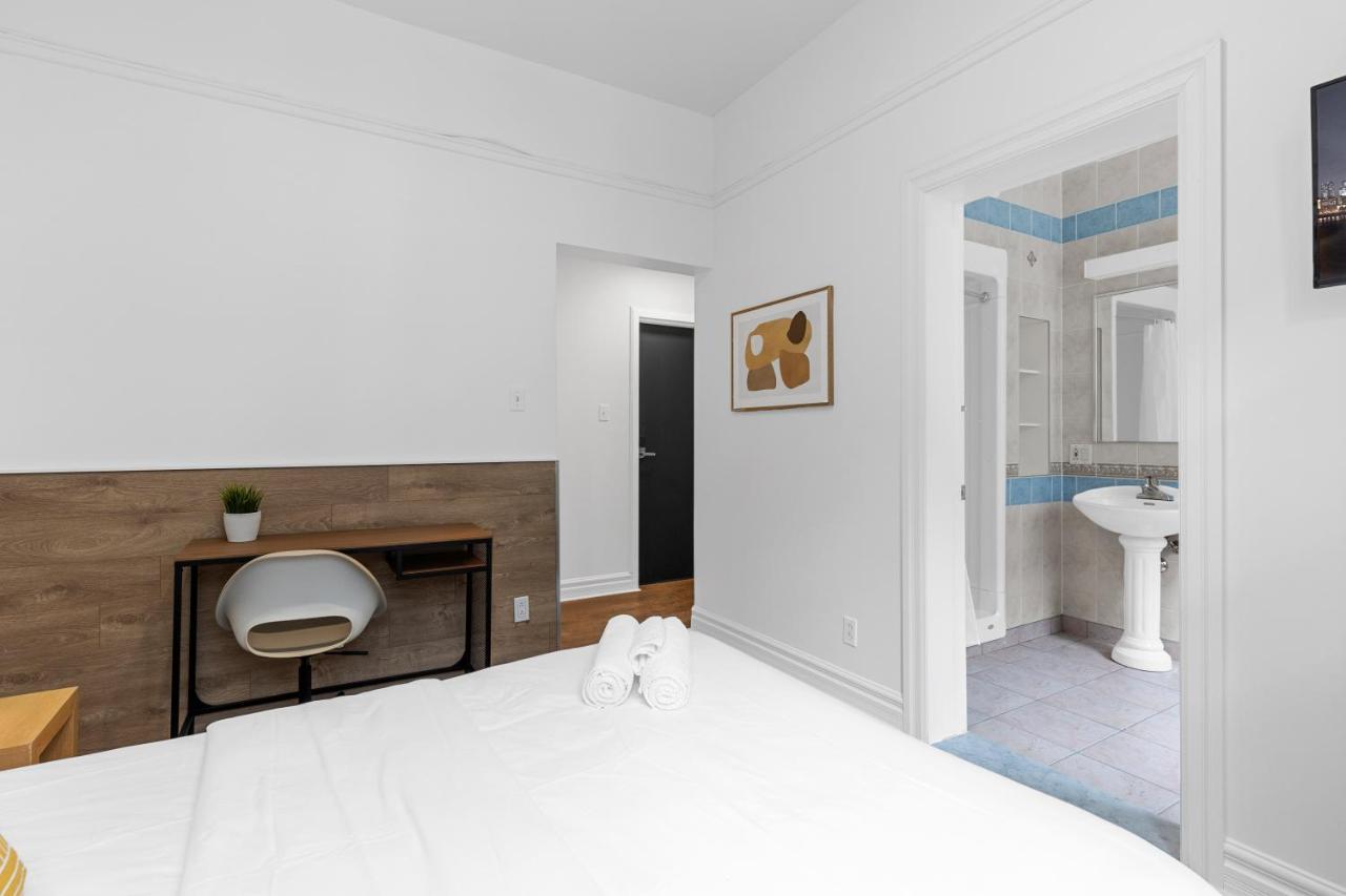Le Sand & Stone Hotel Монреал Екстериор снимка