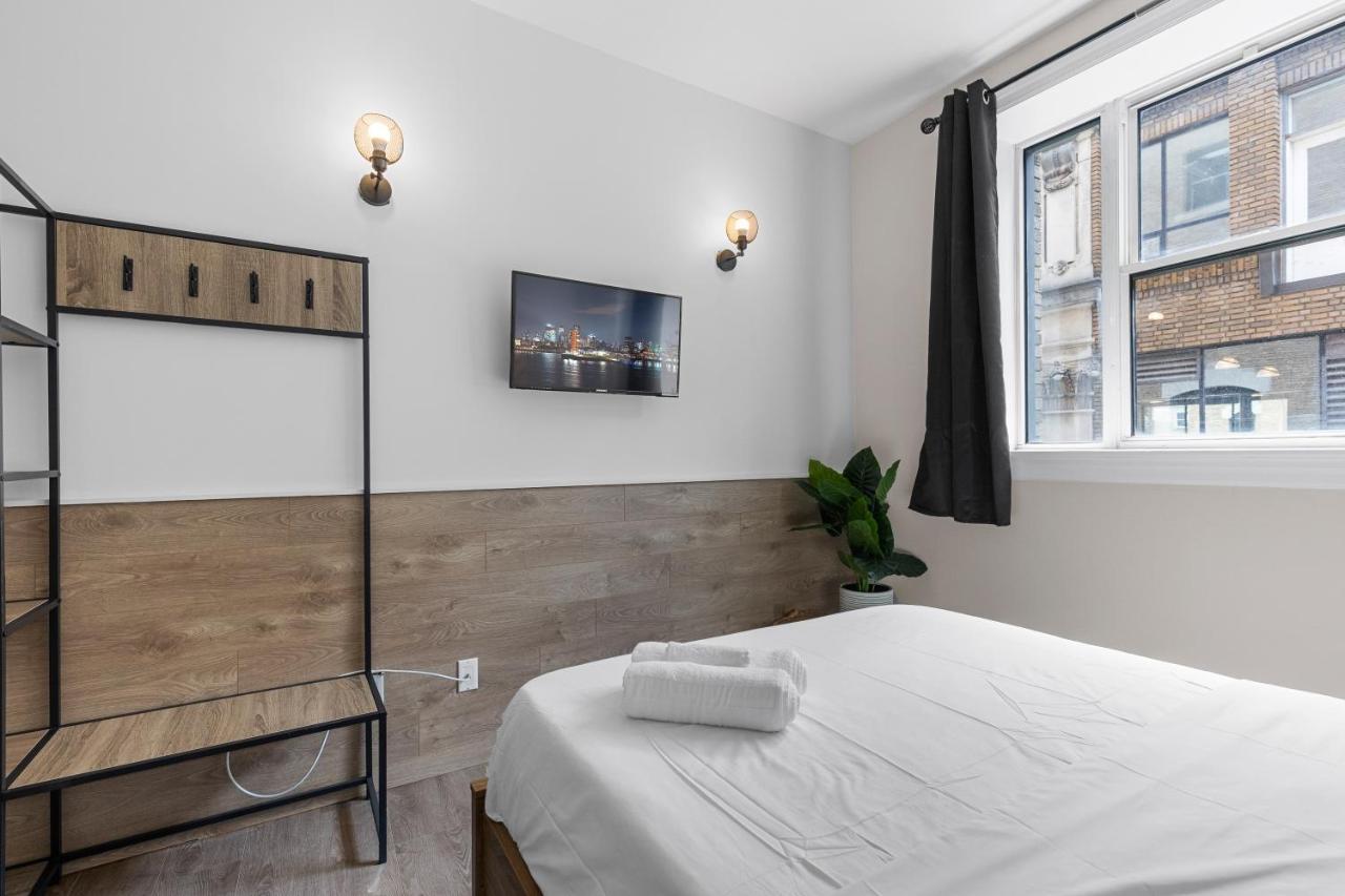 Le Sand & Stone Hotel Монреал Екстериор снимка