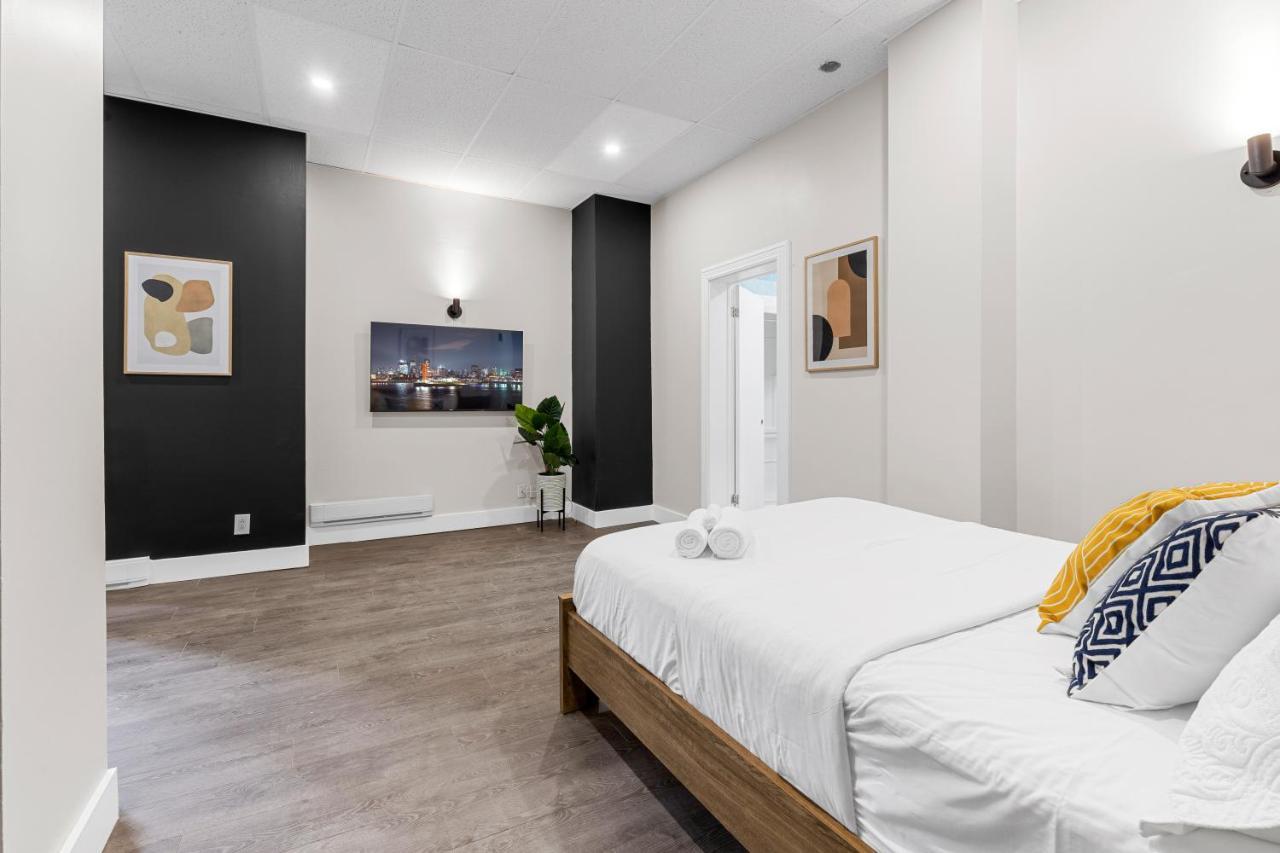Le Sand & Stone Hotel Монреал Екстериор снимка
