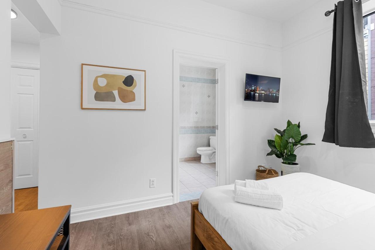 Le Sand & Stone Hotel Монреал Екстериор снимка
